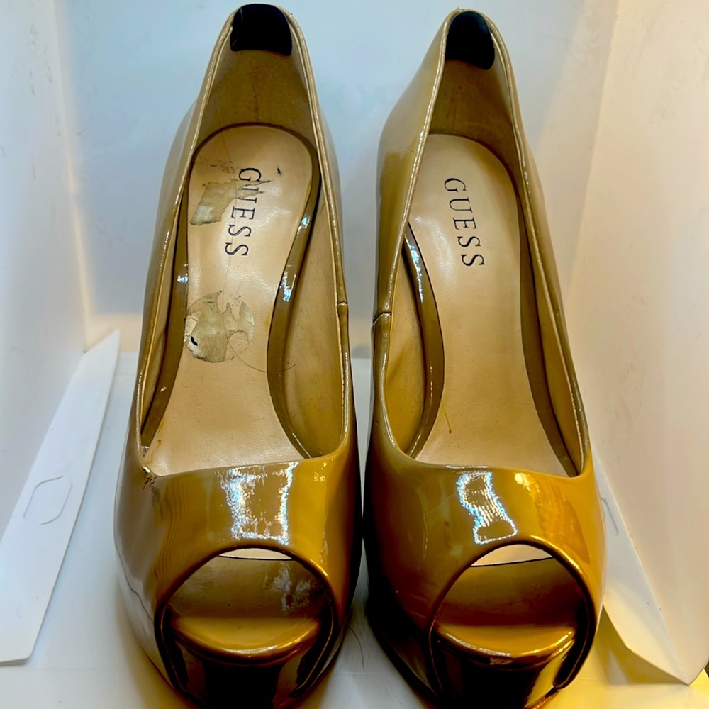 Guess nude pumps